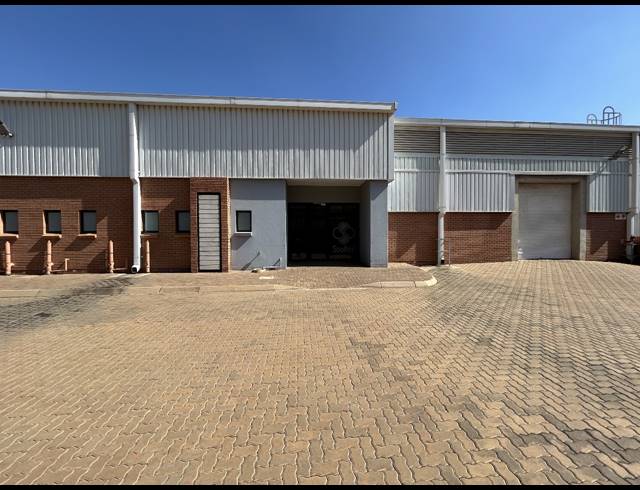 573M² WAREHOUSE TO LET IN CLAYVILLE